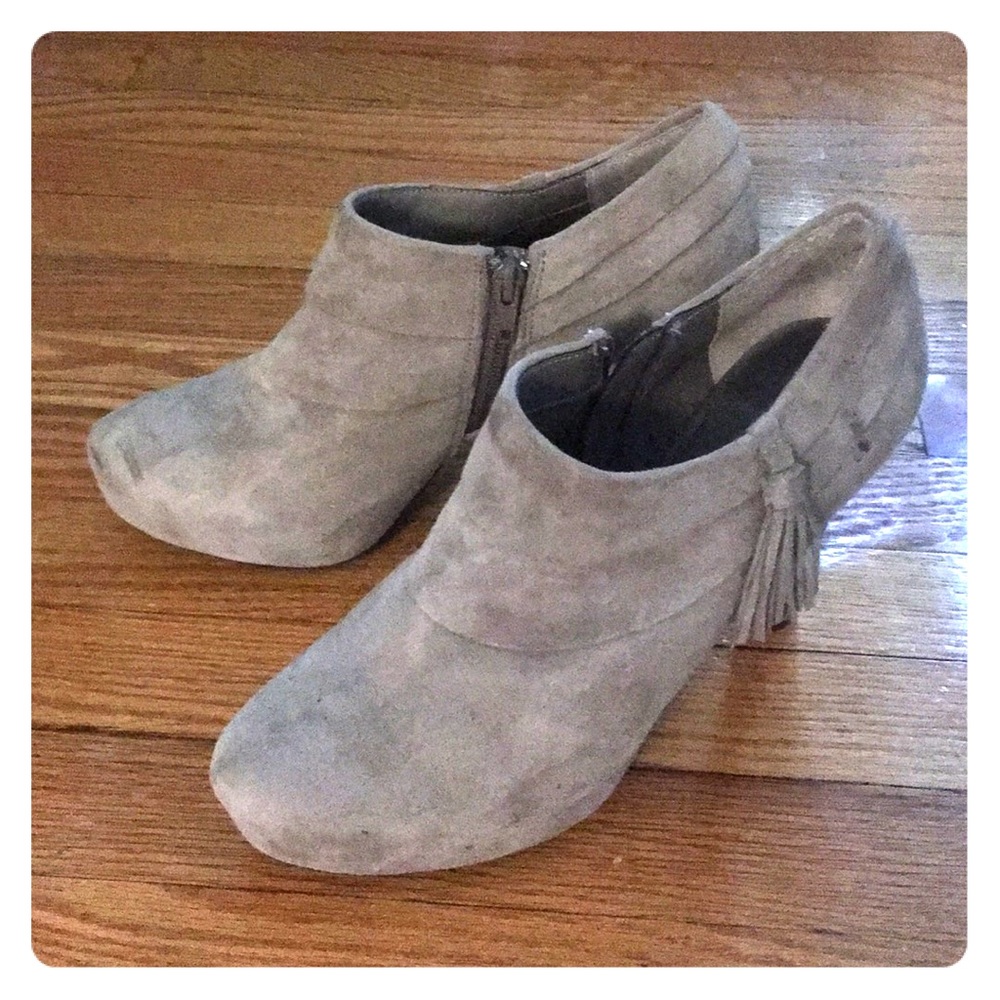 Me Too Suede Beige Booties